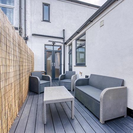 4-Bedroom Stunning Luxe, Spacious & Stylish Design House Bolton, Sleeps 11, With Parking Central Bolton, Links To Manchester, Pet-Friendly, Best For Groups! Work Contractors And Summer Special Offer! - By Blue Puffin Stays Farnworth Esterno foto