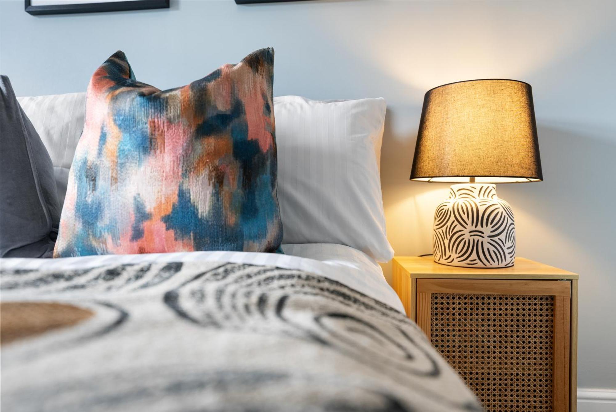4-Bedroom Stunning Luxe, Spacious & Stylish Design House Bolton, Sleeps 11, With Parking Central Bolton, Links To Manchester, Pet-Friendly, Best For Groups! Work Contractors And Summer Special Offer! - By Blue Puffin Stays Farnworth Esterno foto